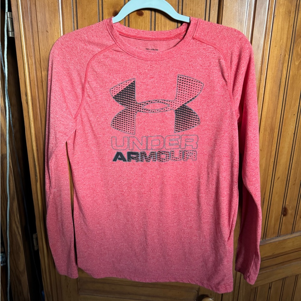 Under Armour Heather Red Crew Neck Shirt